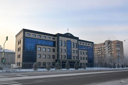 Владислав Ховалыг республика прокуратуразының ажылдакчыларынга профессионал байырлалы-биле байырын чедирген