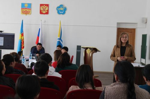 Төлевилелдерже аныяктарны чалап турар