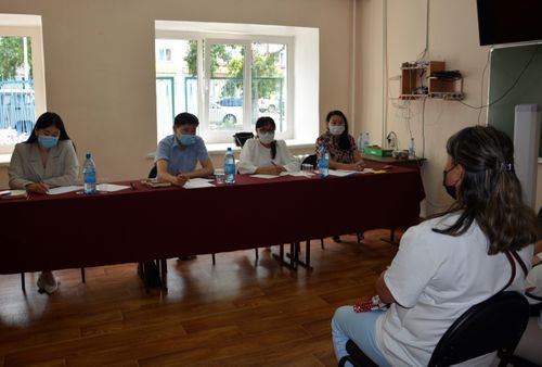 Көдээге ажылдаар эмчилер