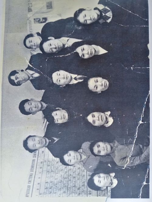 Үрбүн школазын сактып ора..