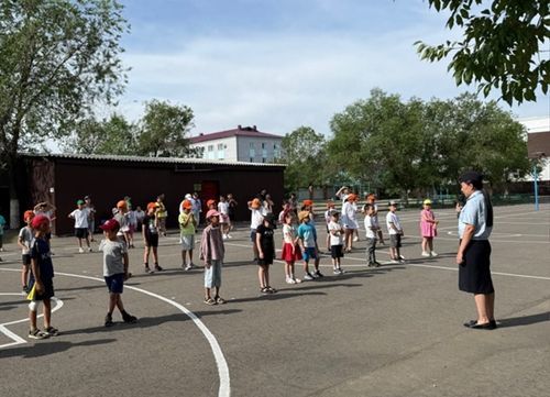 Айыыл чок чорук айы