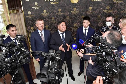 ИЙИ-ЛЕ АЙ ДУРГУЗУНДА  КЫЛГАН АЖЫЛЫ ТҮҢНЕЛДИГ