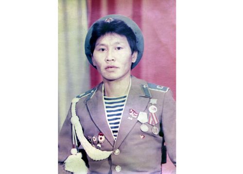 Кызыл Сылдыс орден-биле шаңнаарын дилээн турган