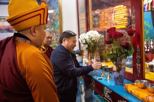 Камбы-лама эргелелинге дамчыткан