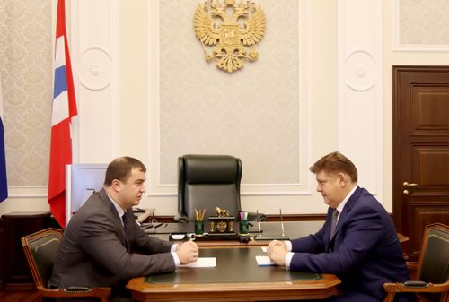 Бүрүн эргелиг төлээ Омск облазының губернатору-биле ажыл-агыйжы байдалда ужурашкан