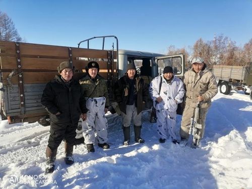 Бөрүлер-биле демиселди күштелдирер ай дооступ турар