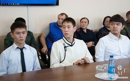 Эрес-дидим чоруу дээш...