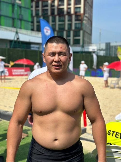 Элезинге сумо хүреш