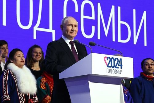 Президент Владимир Путин Россияны өг-бүлениң өг-бүлези деп адаан.