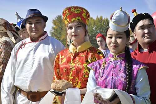 Тывада Чоннуң чаңгыс дем хүнүнде Арат шөлүнге чонну борщ-биле хүндүлеп чемгерер