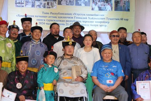 Өвүр черде найыр-дой, сыгыт-хөөмей