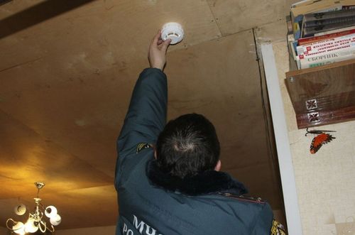 Тывада хөй ажы-төлдүг болгаш социал камгалалы кошкак өг-бүлелерге өрт ыжының медээчилерин салып турар