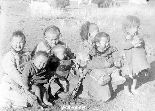 Төре баштаар угаан дөртен харлыында быжар