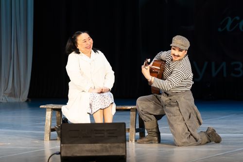 «Ак куштуң ырыларының» аян-сырынныг артизи