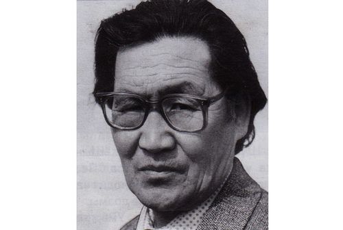 Шүлүкчүнүң маңын салбаан шүлүктери,Чүс-чүс чылда аравыска мөңге чурттаар...