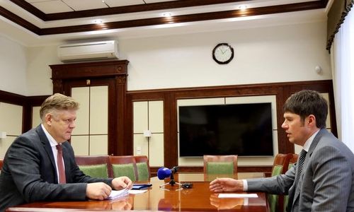 А. Серышев биле Р. Афанасиевтиң ужуражылгазының темазы – Сибирьниң үндүрүг органнарының 2024 чылда ажылының түңнелдери...