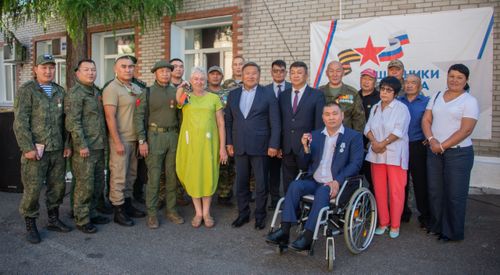 Маадырларга тускай хөлге