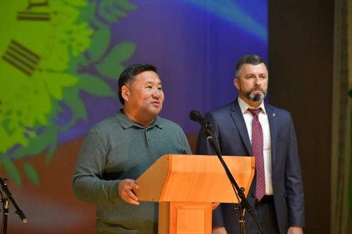 Владислав Ховалыг: “Свердловскунуң чуртунга болган бүгү төөгү – Ада-чуртун маадырлыы-биле камгалаан камгалакчыларның эрес-дидим болуушкуннары-дыр”