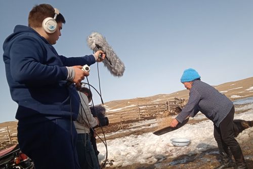 Фильмниң кол маадырын бөрү чипкен