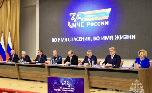 Анатолий Серышев Сибирь регионнары өрт айыылынга болгаш суг үеринге белеткенир даалганы берген