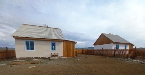 Чаа-Хөлде өскүстерге бажыңнар тудуу доостур чадазында.