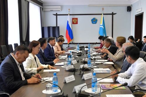 Эчис сорулга: Тыва дылды деткип хөгжүдери