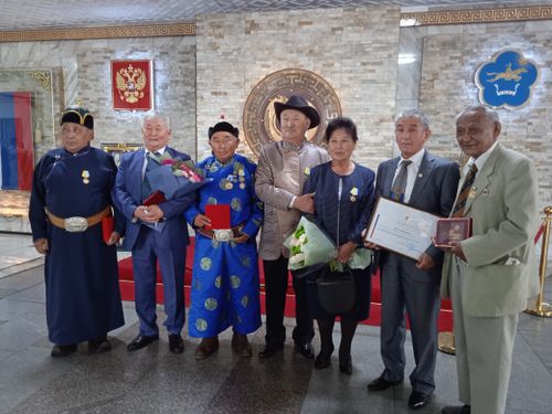 100 ЧЫЛДЫҢ КҮРҮНЕ ШАҢНАЛДАРЫ