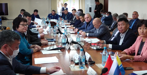 Найысылал депутаттары бир дугаар хуралын эрттирген.