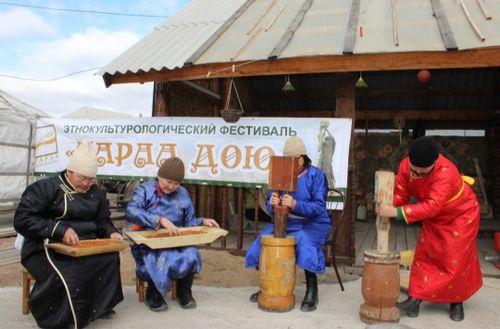 Чаагай арбай далганын, чиңге-тарааны, чочакты амзап…