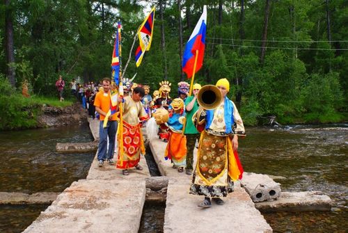 Дөрт чыл чапсарның соонда 2024 чылдың чайында дириг хөгжүмнүң болгаш чүдүлгениң «Үстүү-Хүрээ» бүгү-делегей фестивалы болур.