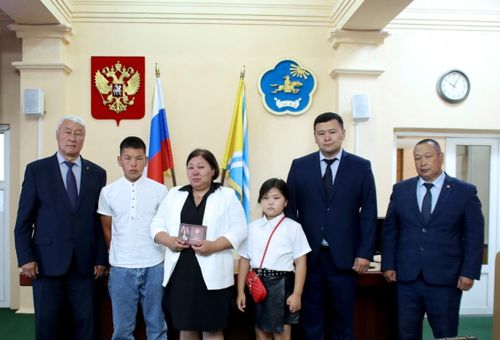 Төрээн чуртту камгалаары деп мергежил бар