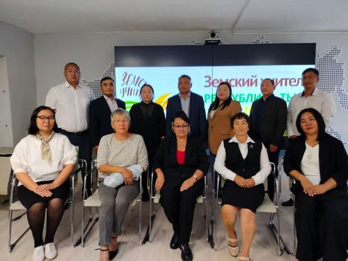 13 башкы көдээ школаларже ажылдап чораан