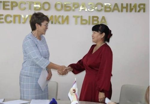 Көдээ школаларда 8 башкы немешкен