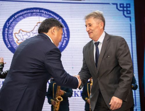 Тус чер бот-башкарылгазының хүнүнде эки ажылдааннарны шаңнап-мактаан