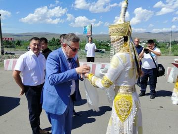 Юбилейниң кол белээ — чаа студия