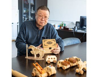 Адазының угун салгаан ус-шевер