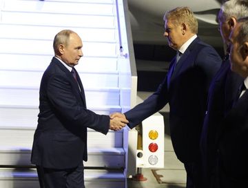 Владимир Путин Новосибирск облазынга ажыл-албан аайы-биле чорда Анатолий Серышев үдээн