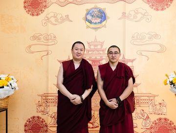 Эки кижилер хөй болзун дээш