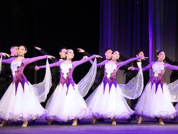 Уттундурбас белек болган