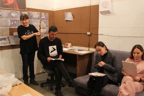 «Дээр биле ай кезээде кады турар».