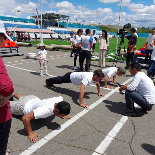 «Хураганнар» тергиидээн. / Өг-бүлелер спартакиадазы.