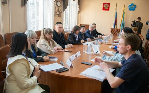 Баш удур бадылаашкынның киржикчилерин таныштырган
