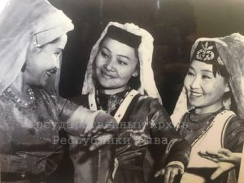 Анзат Куулар: «Шии бүрүзү — шил өттүр амыдырал»