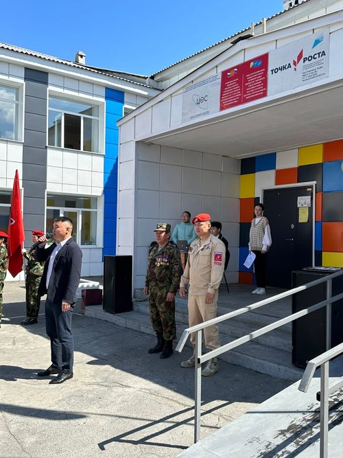 Каа-Хемниң өөреникчилери чалыы армейжилер одуруунче кирген