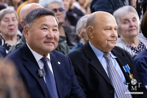 Хөй салгалдарның хүндүлүг башкызы 80 харлаан