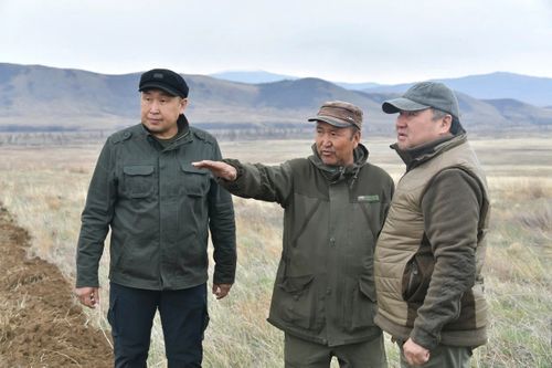 Садыгларга боттуң бүдүрген продукциязын колдадыр