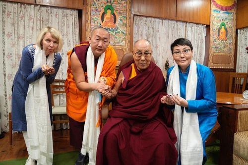 Далай-Лама ыдыктыг эдилелдерин Тываның хүрээзинге сөңнээн