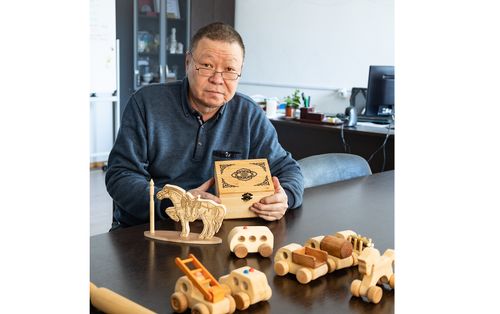 Адазының угун салгаан ус-шевер