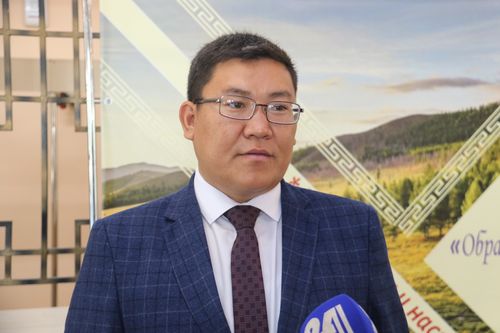 Чаа өөредилге чылынга 100 хуу белен.