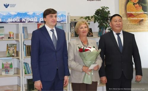 Чырыдыышкын сайыды  Сергей Кравцов Тывага чораан